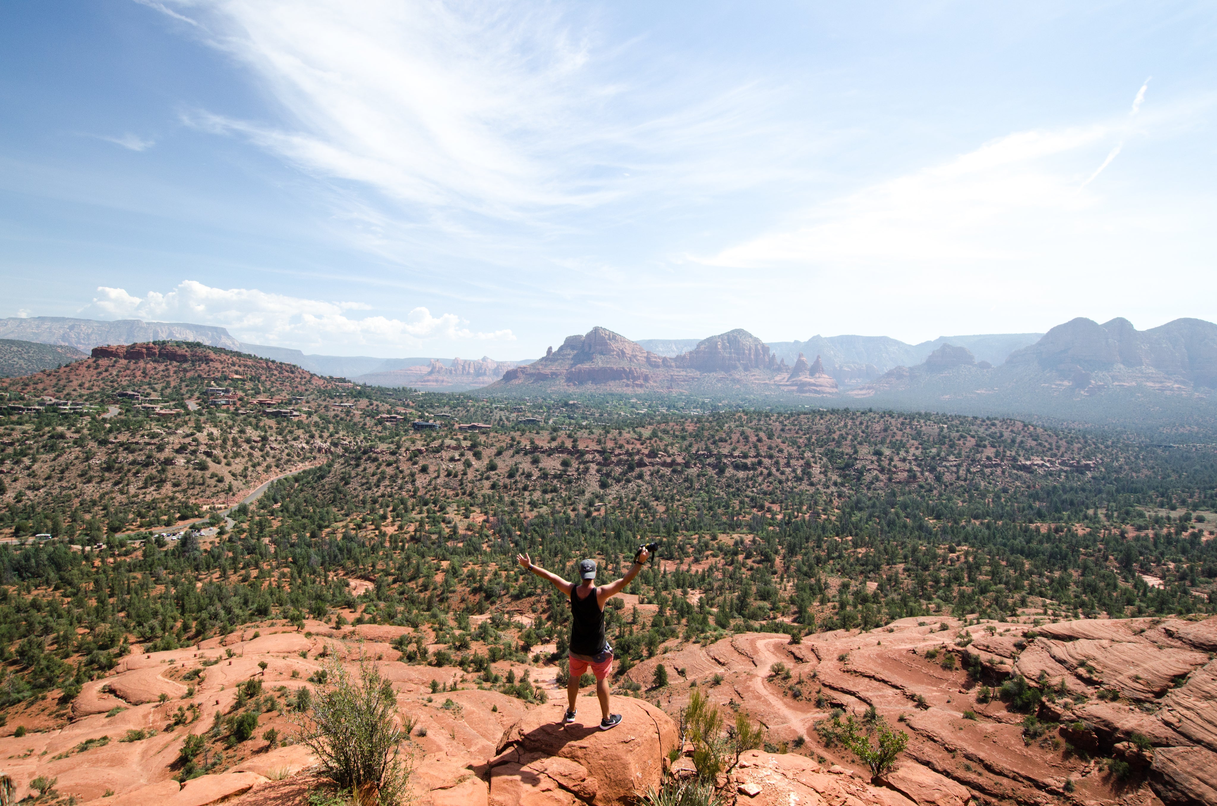 <em>Carlos </em>Hernández